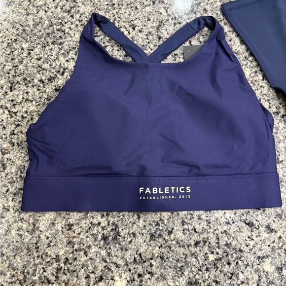 Fabletics Matching Set - Large - Picture 2 of 12